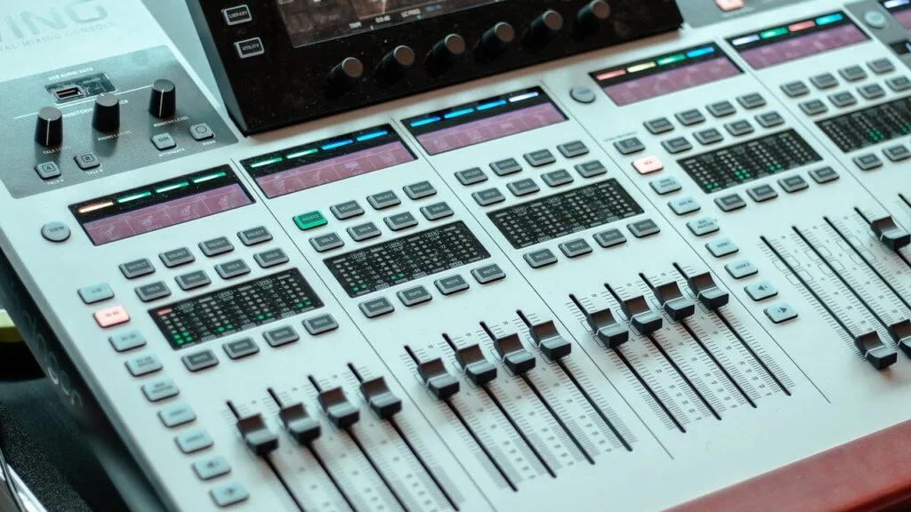 How Hard is it to Manage a VPS? How Hard is it to Manage a VPS?, Do I Need a Control Panel to Manage a VPS or Dedicated Server?